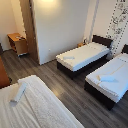 Bed & Breakfast Pagony Berenybenei Vendegfogado Lajosmizse